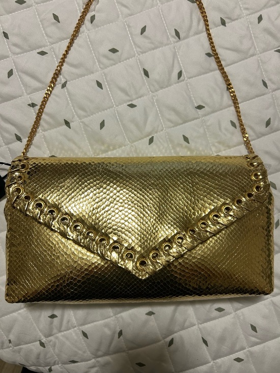 Rebecca Minkoff Handbags - Rebecca Minkoff Metallic Gold Envelope Clutch with Chain